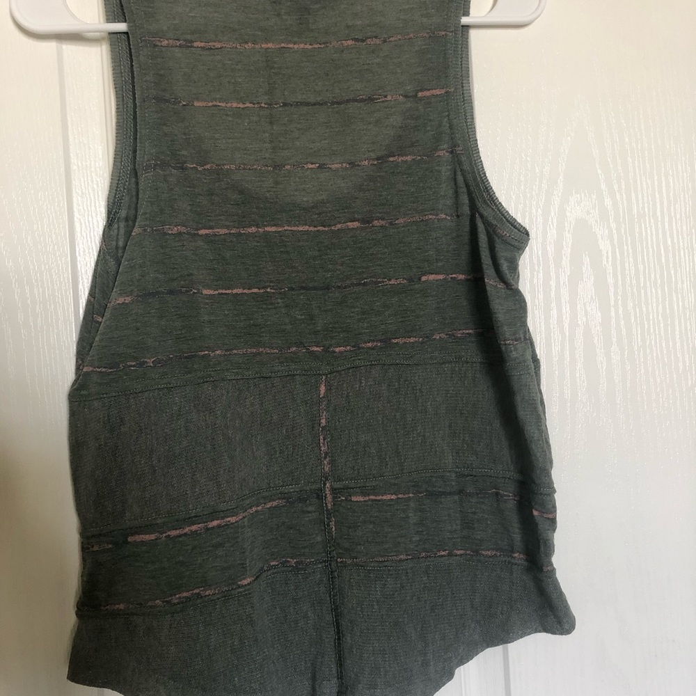 Tank top - Picture 3 of 4